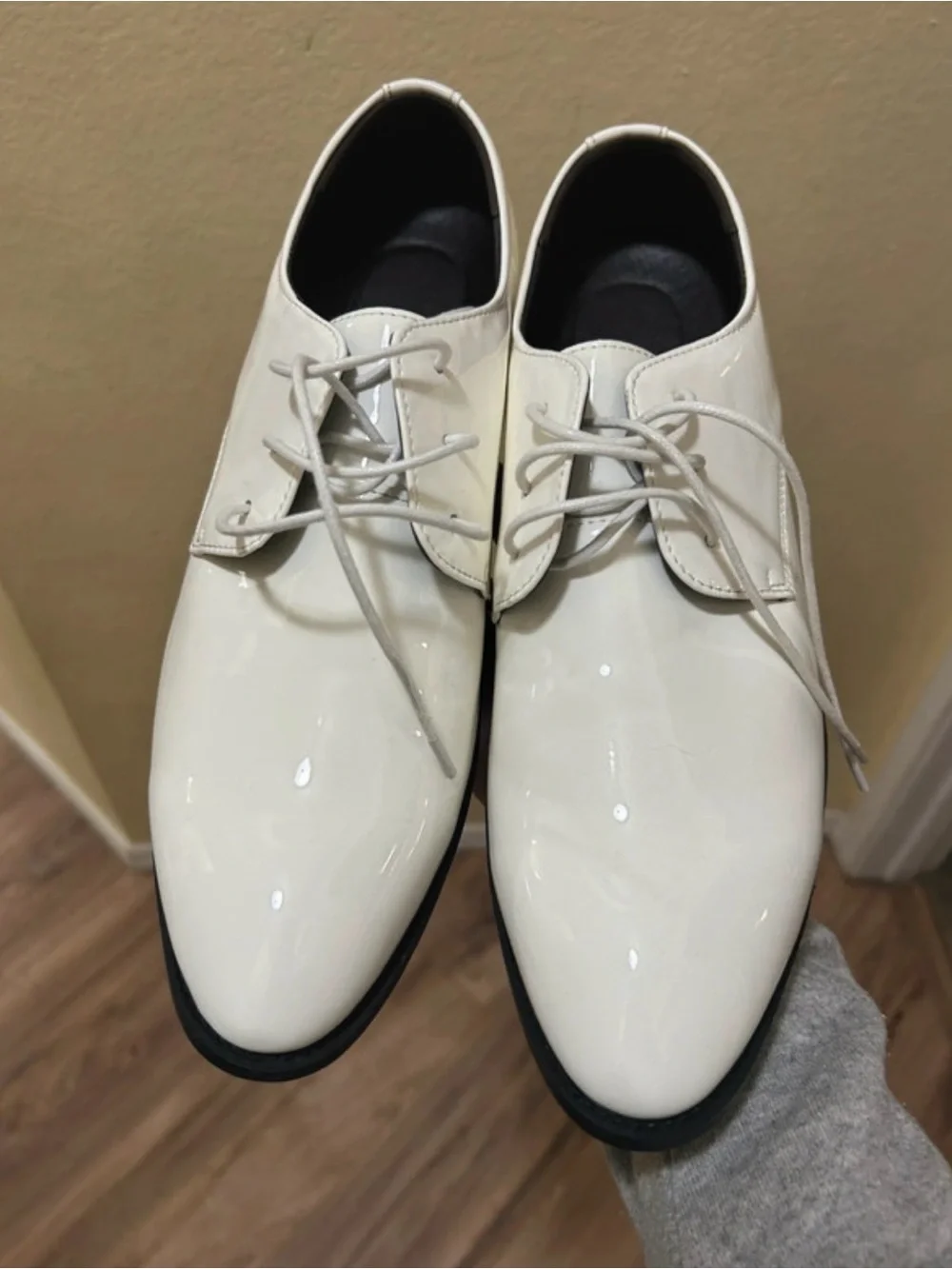 Men's White Lace-Up Dress Shoes
